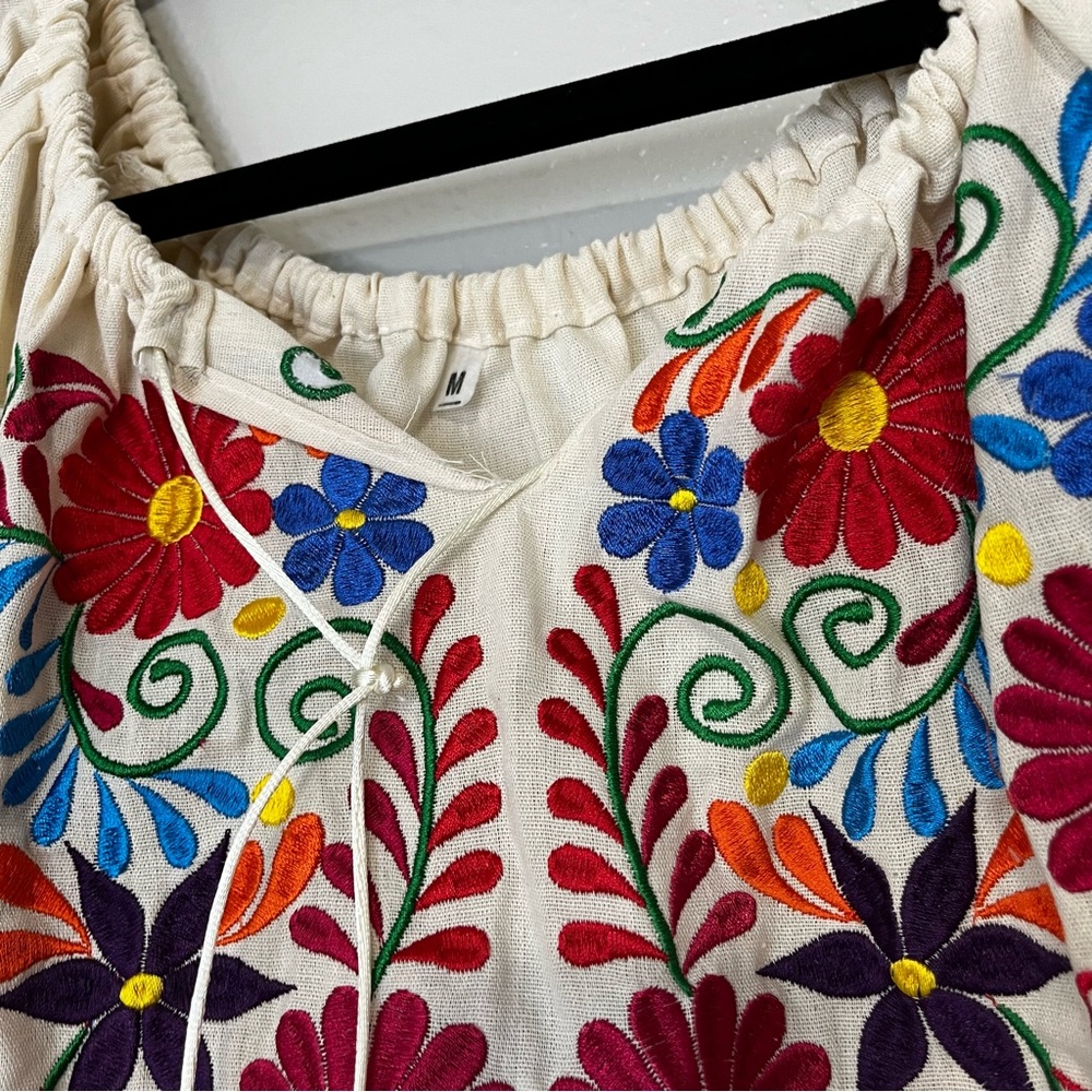 Mexican Embroidered Floral blouse NWOT - Picture 7 of 7